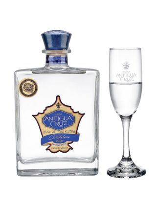 Tequila Antigua Cruz Añejo Cristalino 750 ml con copa