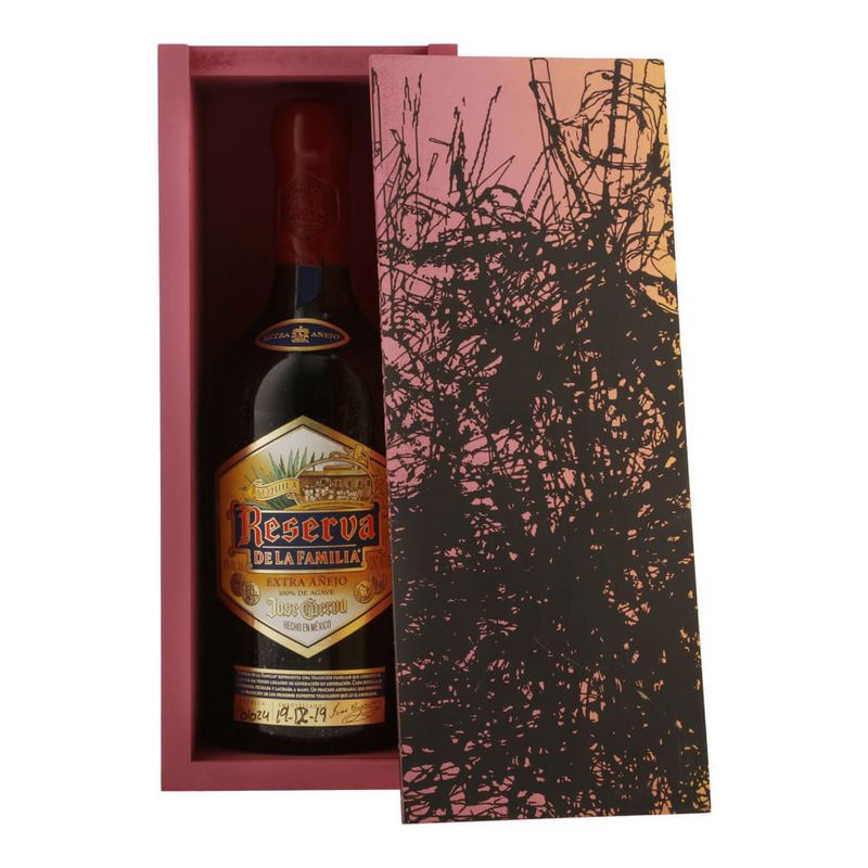 Reserva-de-La-Familia-Extra-Añejo-Coleccion-2019-750ml