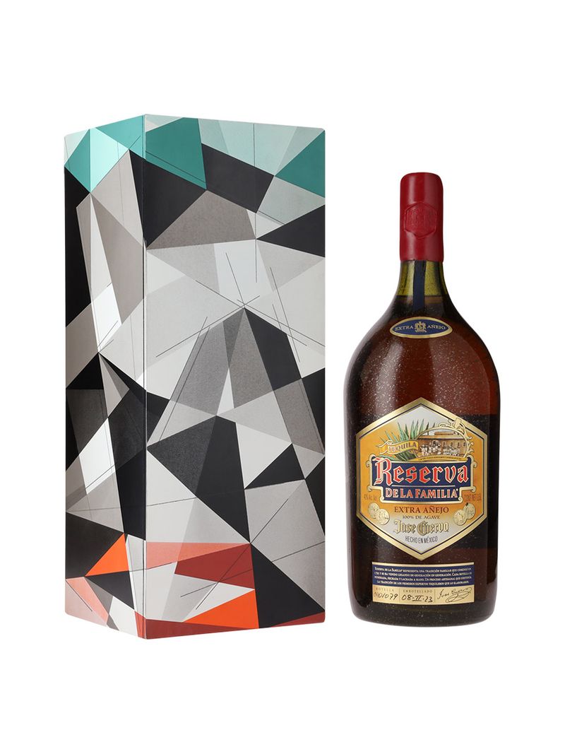 Tequila-Reserva-de-La-Familia-Extra-Añejo-2.5-L